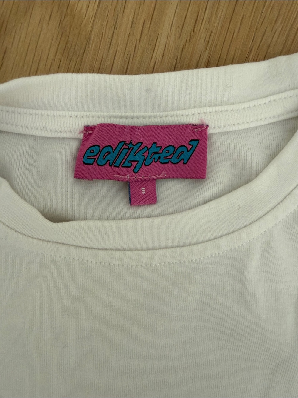 Edikted Cambridge Graphic Tee - small never worn - Picture 2 of 2